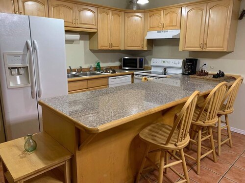 Chugiak Forest Home Family & Pet Friendly Easy going Host