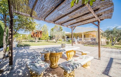 Gorgeous home in Urbanización La Sima