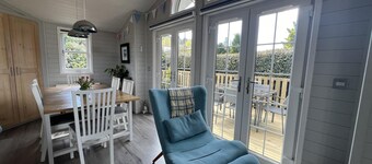 Holly Blue - Cosy Wooden Lodge, Kippford
