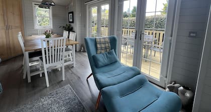 Holly Blue - Cosy Wooden Lodge, Kippford