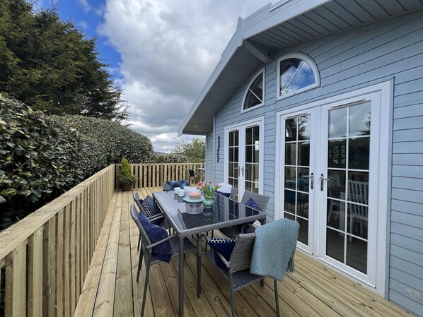 Cottage | Property grounds - Holly Blue - Cosy Wooden Lodge, Kippford (Dalbeattie)