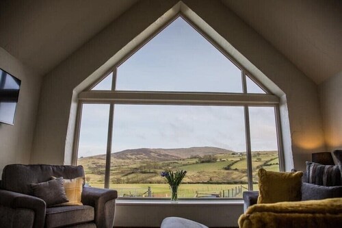 Dan’s Wee Cottage - Slieve Croob, Dromara (hot tub included in price)