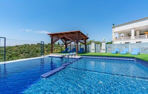 Outdoor pool, pool loungers