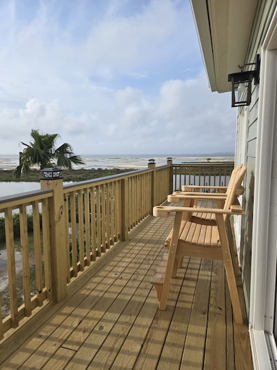 3 Bedroom Condo( Beach, & fish) Beautiful Bayside View and Perfect Sunsets