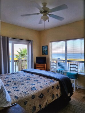 3 bedrooms, iron/ironing board, WiFi, bed sheets - 3 Bedroom Condo( Beach, & fish) Beautiful Bayside View and Perfect Sunsets (Dauphin Island)