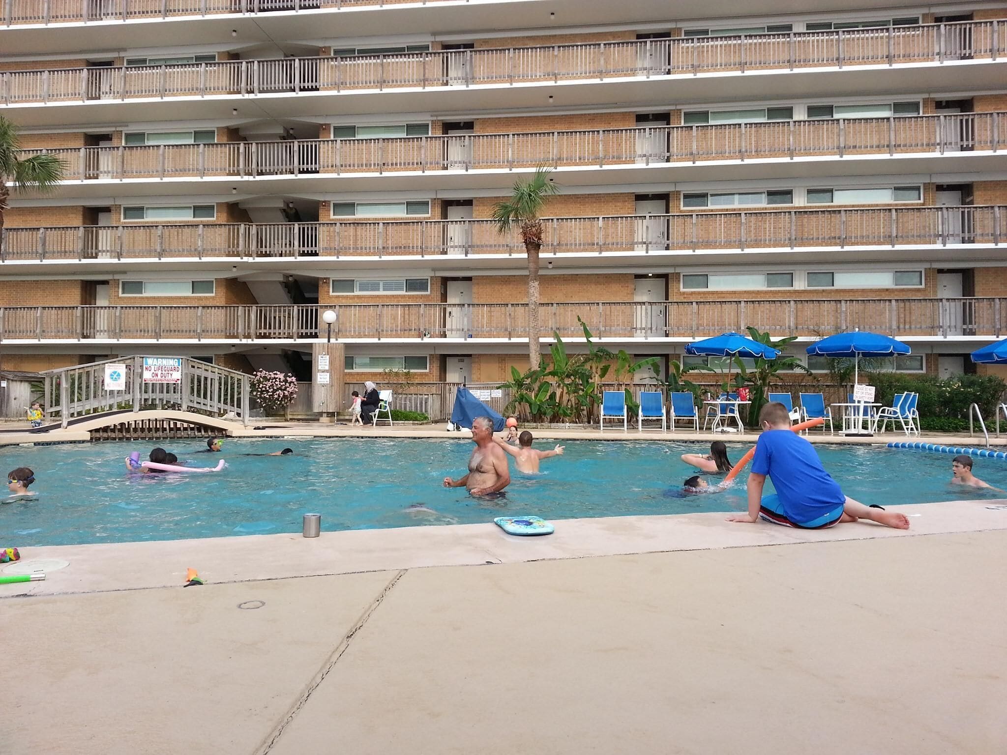 Een verwarmd zwembad