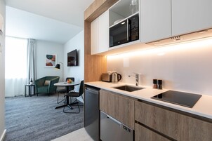 開放式客房 | 私人廚房 | 電冰箱、微波爐、爐台、洗碗機