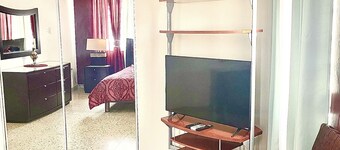 Charming  Home Airport-Beach-Water
Solar Panels