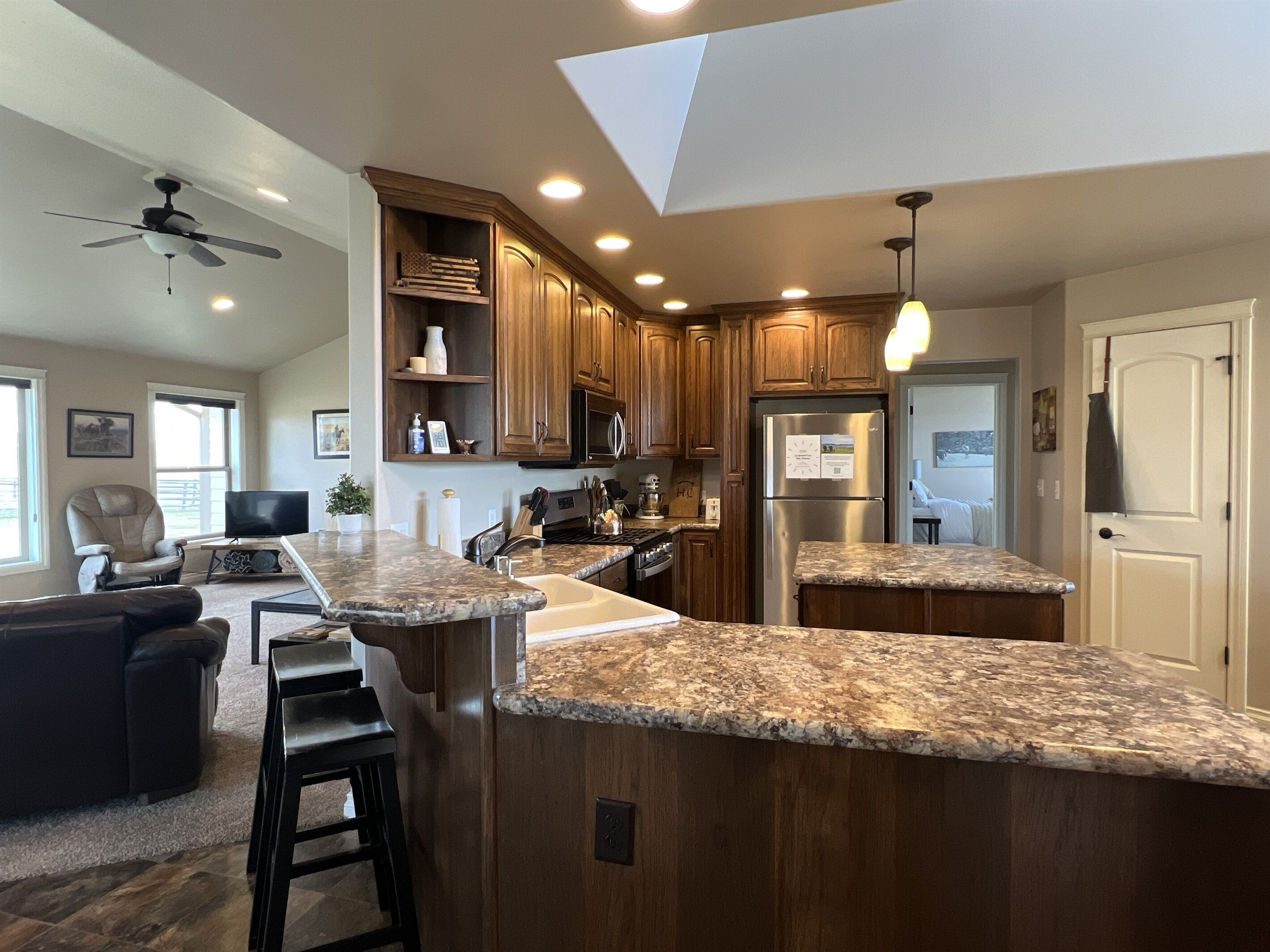 I love my kitchen and walk in pantry!