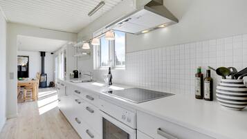 Køleskab, ovn, kogeplade, opvaskemaskine