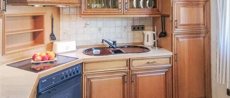 Kühlschrank, Herdplatte, Geschirrspüler