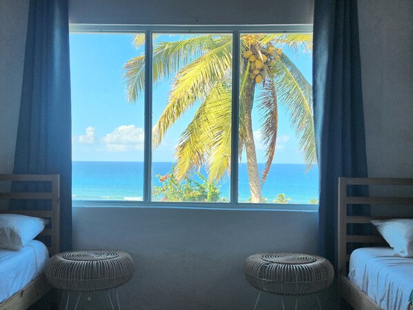 5 bedrooms, WiFi, bed sheets - Ocean View & walk 5 min to beach, Pool Table, Ping Pong, Arcade Games 5Bd-4 Bth (Vieques)