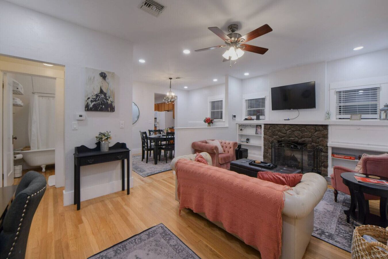 TV, fireplace