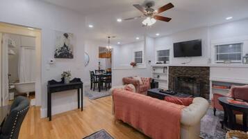 TV, fireplace
