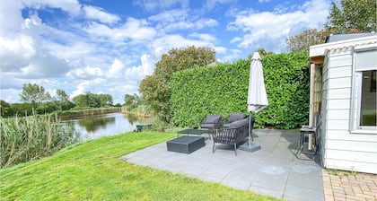 Cozy home in Tiendeveen with WiFi