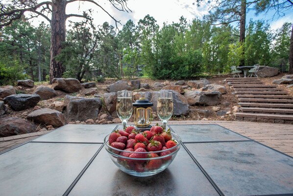 Property grounds - Unwind in Our Flagstaff Home: Peaceful, Beautiful, and Perfectly Located (Flagstaff)