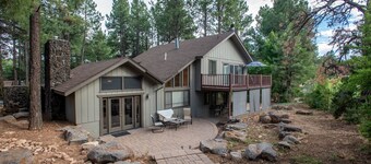 Unwind in Our Flagstaff Home: Peaceful, Beautiful, and Perfectly Located