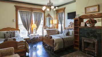 12 bedrooms, in-room safe, desk, iron/ironing board