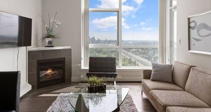 Newly Furnished 2BD, 2BA Condo with Pool and Stunning View!