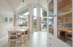 Dining - Stunning home in Krems II/Warderbrück with sauna (Krems II/Warderbrück)