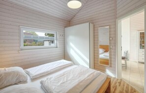 3 bedrooms, free WiFi, bed sheets - Stunning home in Krems II/Warderbrück with sauna (Krems II/Warderbrück)