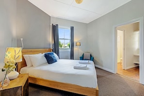 House, 3 Bedrooms | 3 bedrooms, premium bedding, laptop workspace, iron/ironing board - Nineteen - Your Innkeeper Mudgee (Mudgee)
