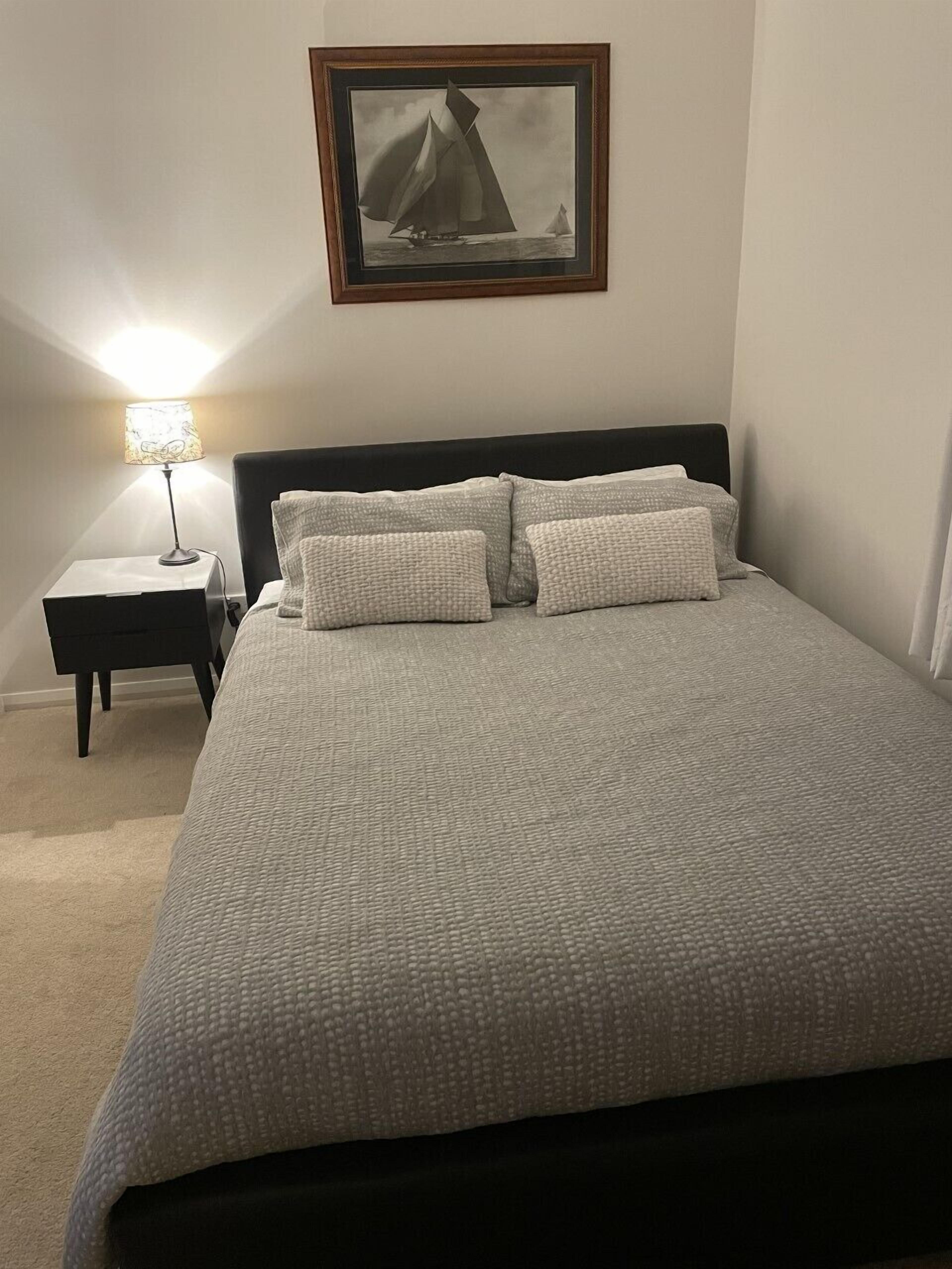 Heated indoor pool and sauna near the ocean and lagoon — image 15