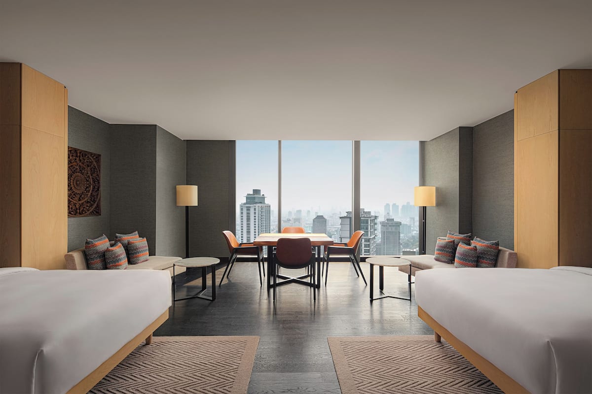 1 bedroom, premium bedding, minibar, in-room safe