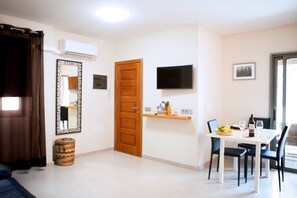 Dining - Apartment "Casa Julia" close to the Beach with Sea View and Terrace (Santa Cruz de Tenerife)