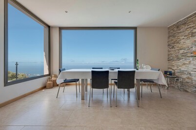 Holiday Home ‘Casa Santa Úrsula’ with Sea View, Pool, Wi-Fi & Garden