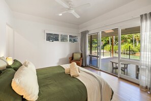 5 habitaciones, tabla de planchar con plancha y wifi gratis 