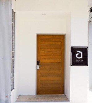 Exterior detail - Unyak Room Ayutthaya (Ayutthaya)