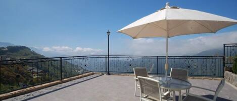 Tempat makan outdoor