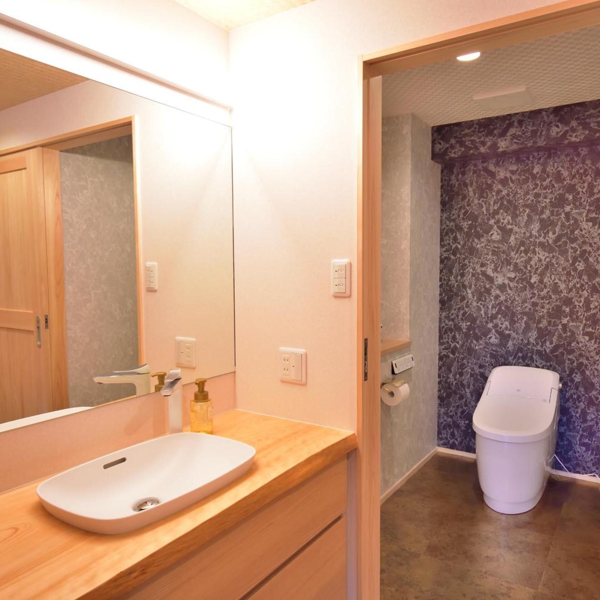 Free toiletries, bidet