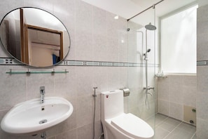 Bathroom - Tago Hotel (Ho Chi Minh City)