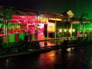 Bar (en la propiedad)