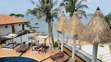 Sea View and Swimming Pool View A17 - A18