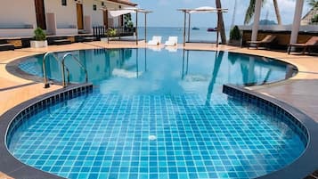 屋外プール、サンラウンジャー