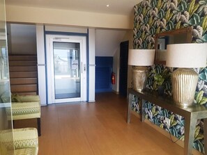 Interior - Magellans Hotel (Cape Town)