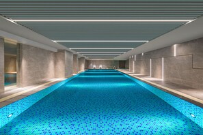 室內泳池