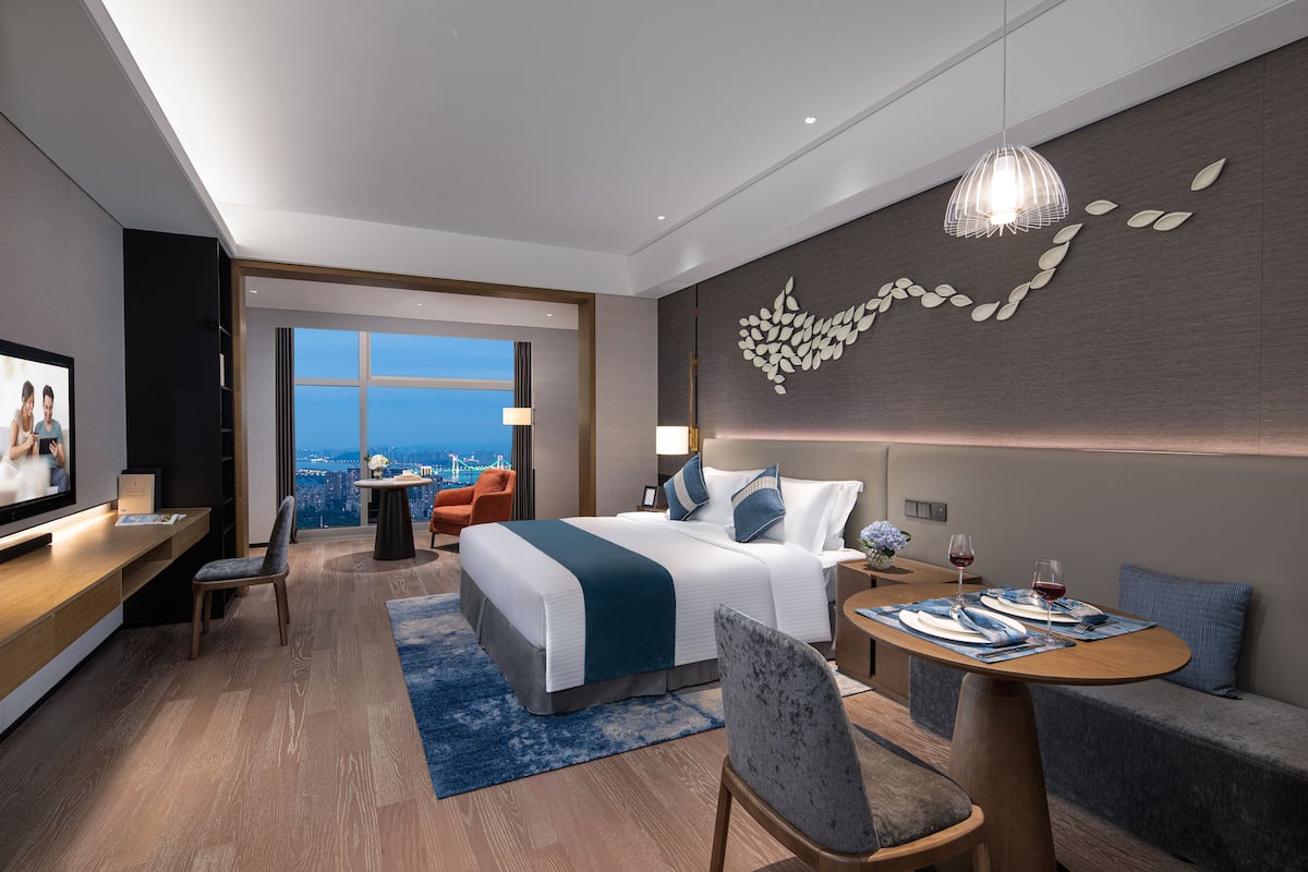 Premier Studio | 1 bedroom, individually furnished, desk, WiFi