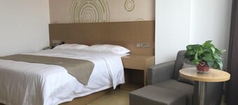 Greentree Inn Shijiazhuang Xinji City Shifu Street Business Hotel