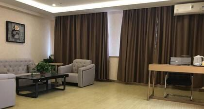 Greentree Inn Shijiazhuang Xinji City Shifu Street Business Hotel