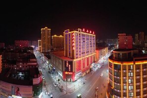 Unclassified image, 4 of 29, button - Yunshan Hotel (Jishishan)