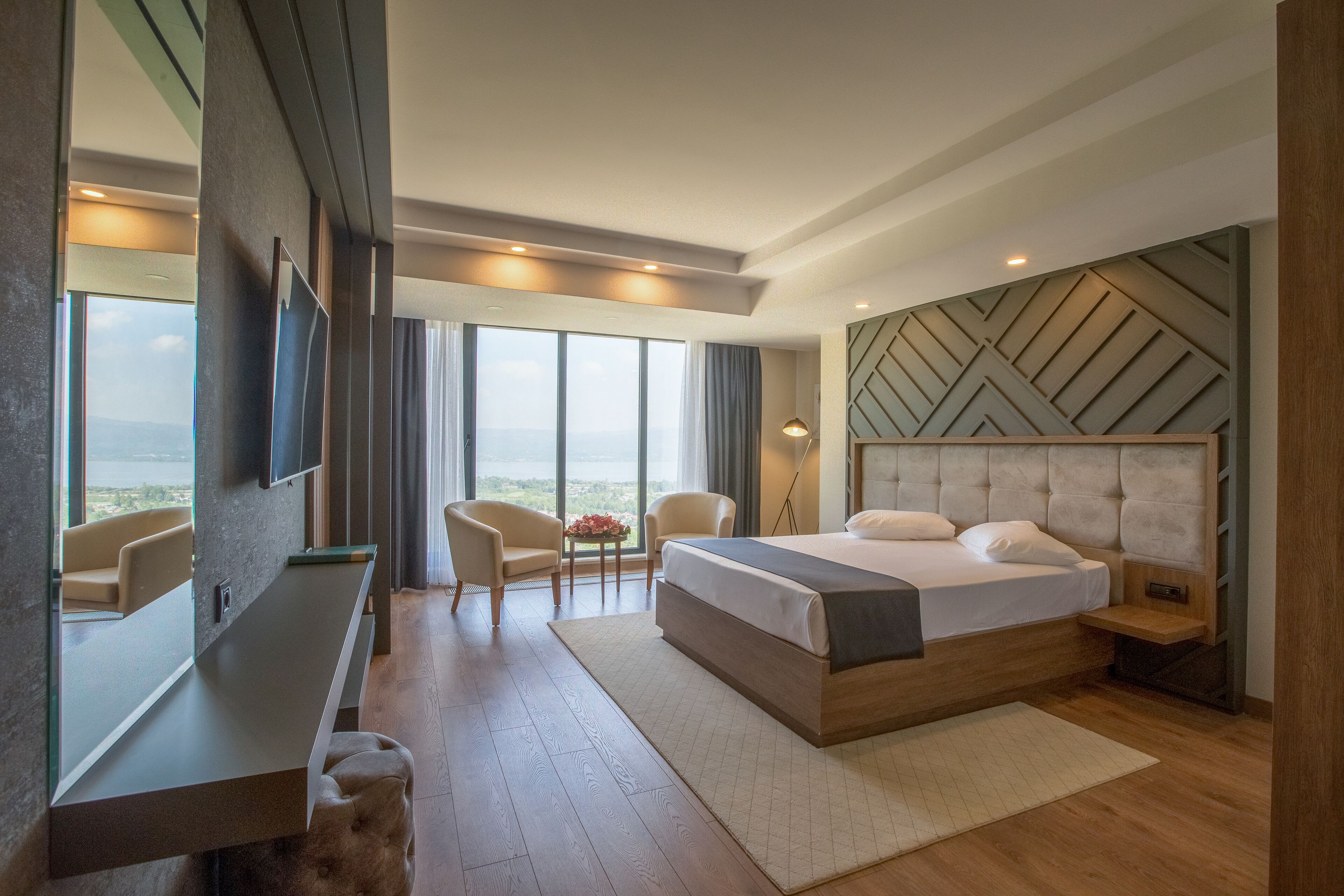 1 bedroom, minibar, in-room safe, desk