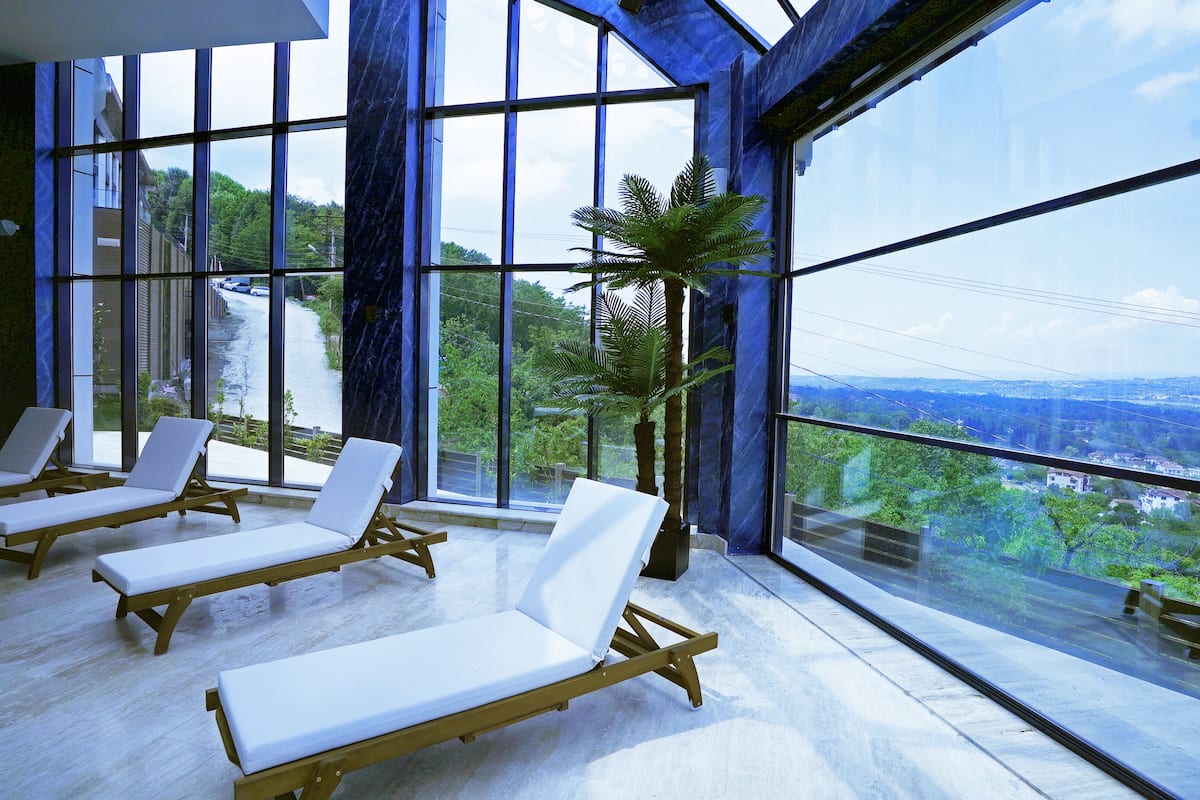 2 indoor pools, open 10:00 am to 10:00 pm, pool loungers