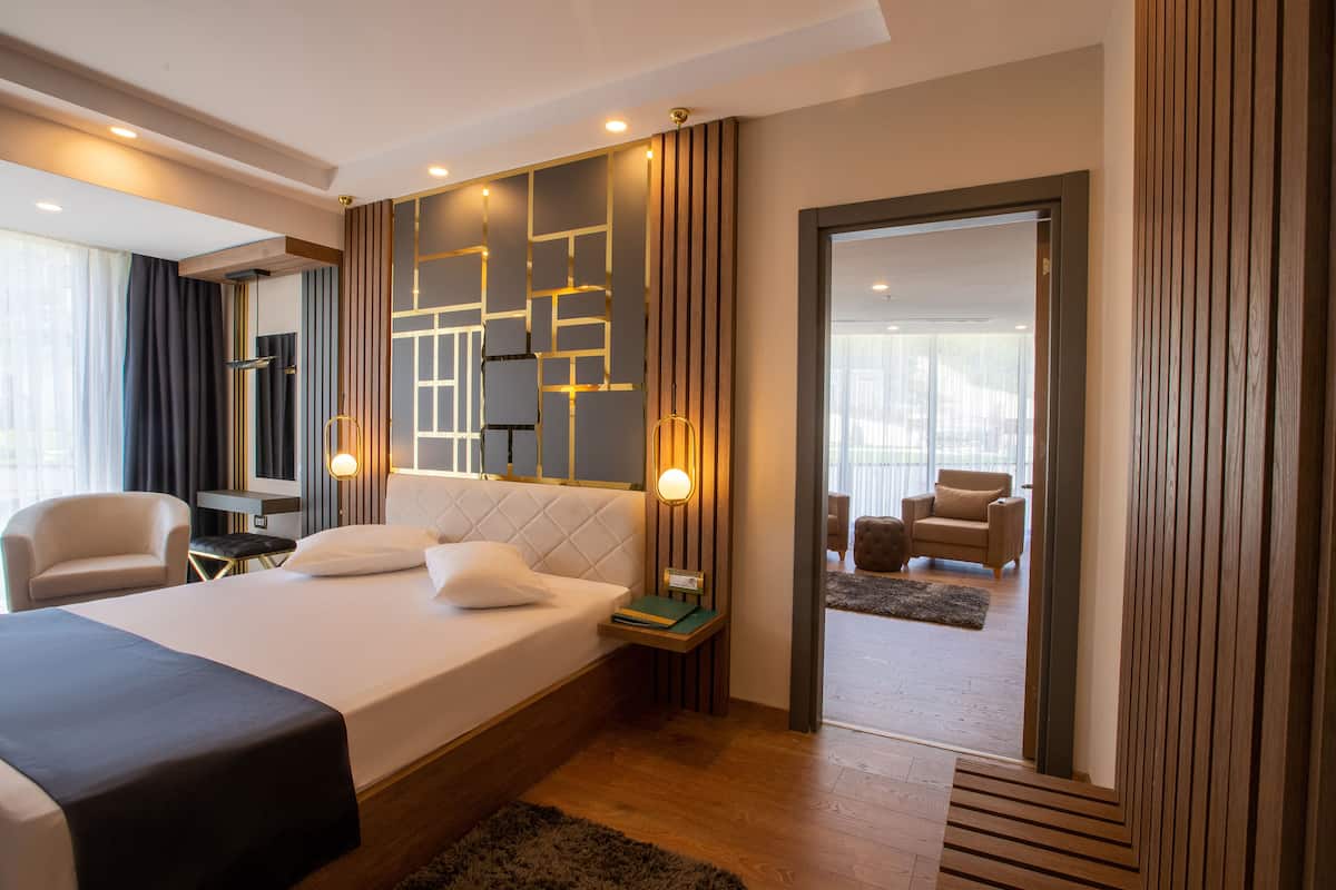 1 bedroom, minibar, in-room safe, desk