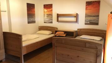 8 habitaciones, cuna de viaje y wifi gratis