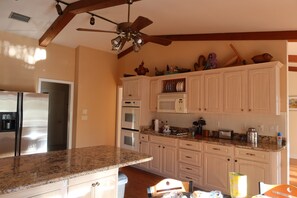 Private kitchen - Winter retreat on the water in Florida sunshine!  Dock & pool are ready for you! (Bradenton)