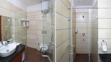 Shower, rainfall showerhead, free toiletries, slippers